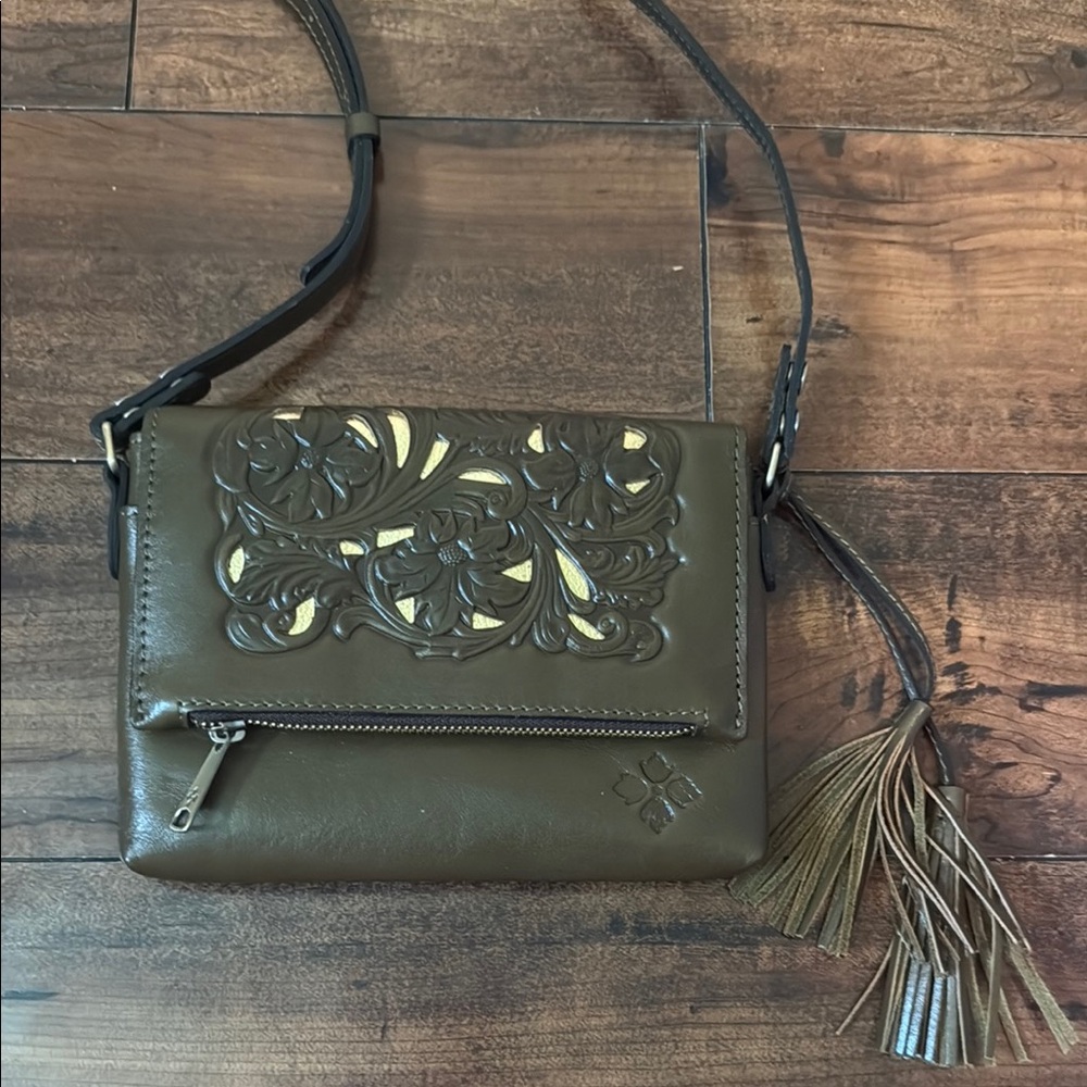 Patricia Nash. Elegant Brown Leather Crossbody Bag